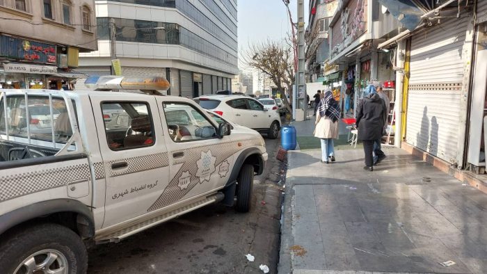 اجرای طرح جمع آوری بساط گستران و سدمعبرکنندگان در منطقه۲