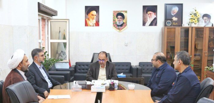 مدیرعامل شرکت فولاد خوزستان با دادستان عمومی و انقلاب مرکز استان خوزستان دیدار نمود مدیرعامل شرکت فولاد خوزستان با دادستان عمومی و انقلاب مرکز استان خوزستان دیدار نمود