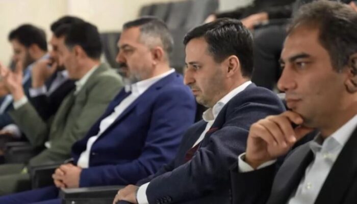 بازدید مدیرعامل چادرملو از ورزشگاه شهید سلیمانی اردکان بازدید مدیرعامل چادرملو از ورزشگاه شهید سلیمانی اردکان