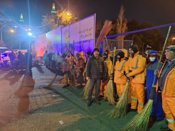 خدمت رسانی نیروهای خدمات شهری در مراسم سالگرد شهادت سردار سلیمانی  درمصلی تهران