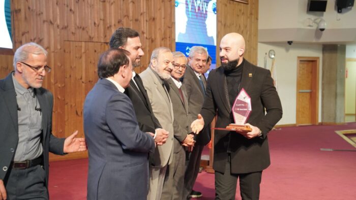 مدیر روابط عمومی فولاد خوزستان، مدیر برتر روابط عمومی های کشور شد مدیر روابط عمومی فولاد خوزستان، مدیر برتر روابط عمومی های کشور شد