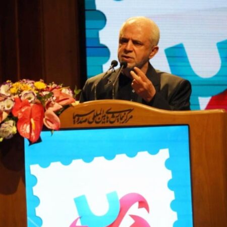 خدمت کارکنان بیمه دی به جامعه ایثارگری توفیق بزرگی است خدمت کارکنان بیمه دی به جامعه ایثارگری توفیق بزرگی است