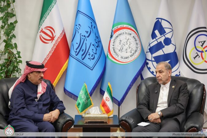 سفیر عربستان در ایران: ایران سرزمینی شگفتانگیز است/ اهمیت تاریخی راه زمینی میان ایران و عربستان به مانند راه ابریشم است سفیر عربستان در ایران: ایران سرزمینی شگفتانگیز است/ اهمیت تاریخی راه زمینی میان ایران و عربستان به مانند راه ابریشم است