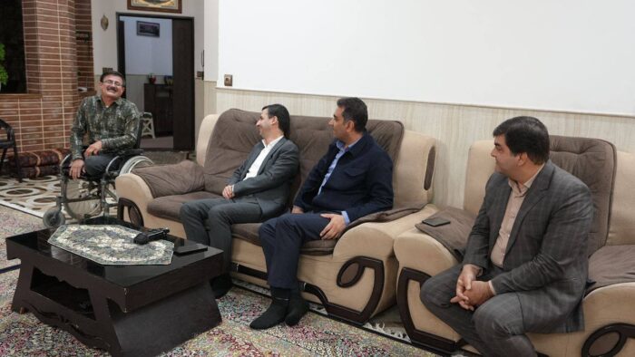 دیدار مدیرعامل چادرملو با دو جانباز سرافراز جنگ تحمیلی دیدار مدیرعامل چادرملو با دو جانباز سرافراز جنگ تحمیلی