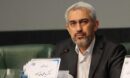 مسیریابی اقتصاد کشور دچار آسیب شده است. او معتقد است که متاسفانه تحریم‌ها بهانه‌ای برای هر نوع سیاست غلط اقتصادی ان شده است