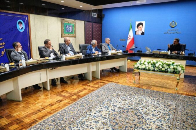 برگزاری نشست وزیر صمت با اعضای ستاد فولاد برگزاری نشست وزیر صمت با اعضای ستاد فولاد