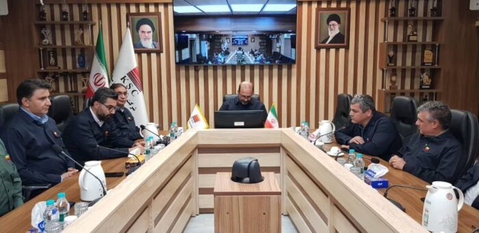 قدردانی مدیرعامل فولاد خوزستان از عوامل مدیریت شرکت در جنگ تحمیلی ۱۲ روزه قدردانی مدیرعامل فولاد خوزستان از عوامل مدیریت شرکت در جنگ تحمیلی ۱۲ روزه