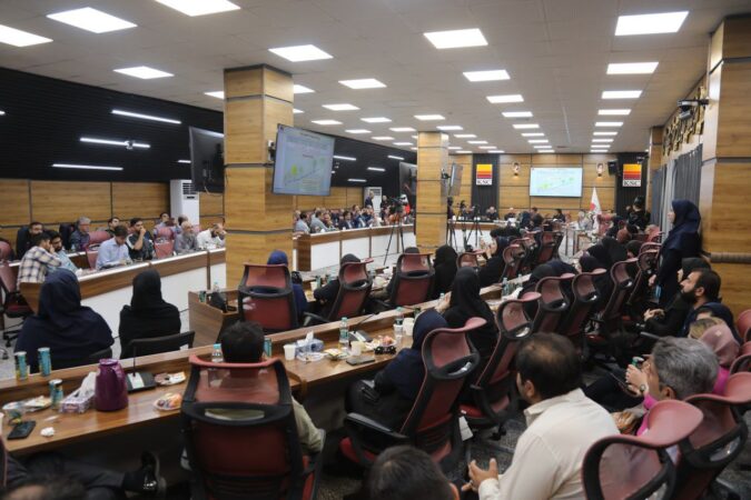 نشست خبری مدیرعامل فولاد خوزستان با حضور ۱۸۰ فعال رسانه‌ای برگزار شد