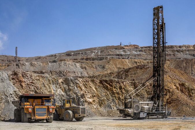 رشد 40درصدی حفاری های اکتشافی ایمیدرو تا پایان تیر/ حفاری های اکتشافی این سازمان به 235هزار متر رسید رشد ۴۰درصدی حفاری های اکتشافی ایمیدرو تا پایان تیر/ حفاری های اکتشافی این سازمان به ۲۳۵هزار متر رسید