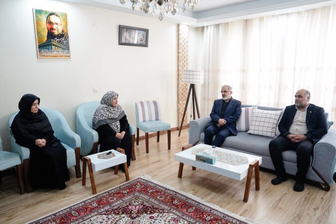 شهید «رجبپور» افتخار خانواده بانک مسکن است/ تجلیل از همسر و فرزندان شهید رسانه شهید «رجبپور» افتخار خانواده بانک مسکن است/ تجلیل از همسر و فرزندان شهید رسانه