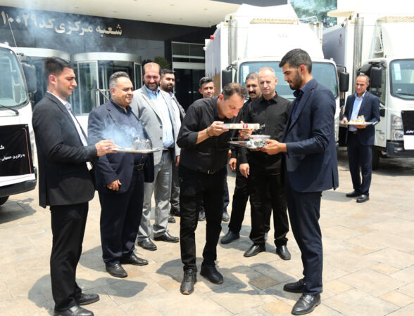 کاروان خدمترسانی اربعین بانک پارسیان برای اعزام به مناطق مرزی بدرقه شد کاروان خدمترسانی اربعین بانک پارسیان برای اعزام به مناطق مرزی بدرقه شد