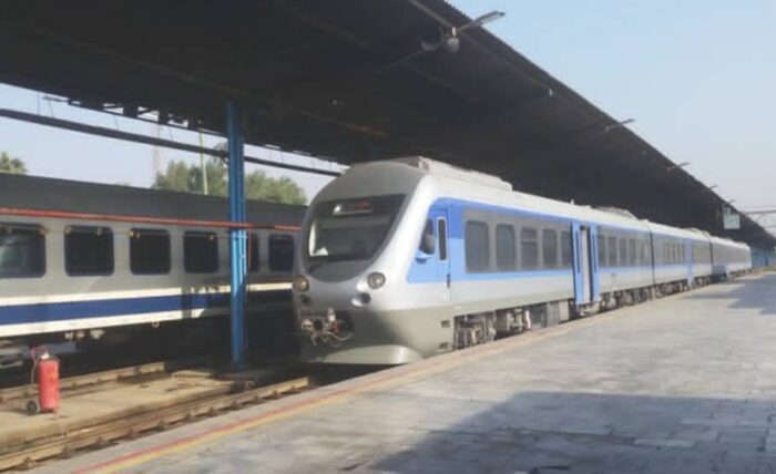 حرکت قطارهای راهآهن از ایستگاه شهرری به شهرهای اقماری در روز اربعین حرکت قطارهای راهآهن از ایستگاه شهرری به شهرهای اقماری در روز اربعین