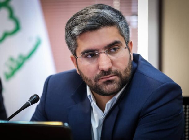 نقش رنگ بر پلهای عابر پیاده منطقه۹ نقش رنگ بر پلهای عابر پیاده منطقه۹
