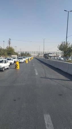 اجرای عملیات ایمن‌سازی و نصب نیوجرسی در محور آزادگان منطقه ۱۹