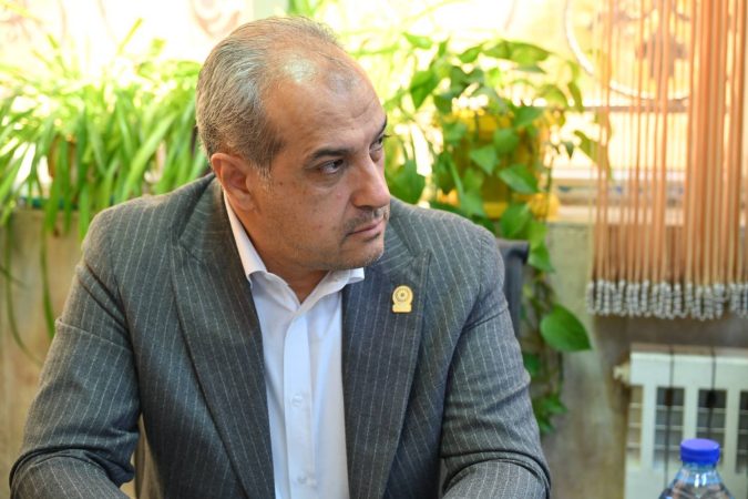 اهدای نشان پیام‌آوران مهربانی به شهردار منطقه یک تهران<br>