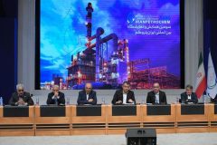 تأمین خوراک و منابع مالی؛ ۲ اولویت اصلی هلدینگ خلیج فارس/ طراحی ۱۳ بسته سرمایه‌گذاری هلدینگ در توسعه میادین نهایی شد