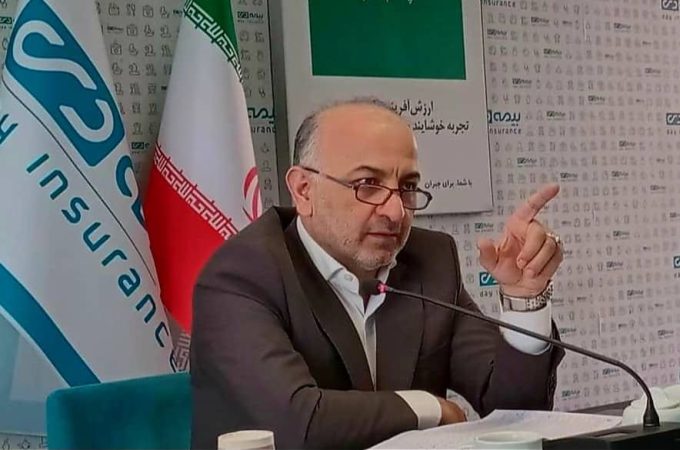 مدیرعامل شرکت بیمه دی: کسب موفقیتهای متعدد مرهون تلاش کارکنان /مشتری مداری سیاست اصلی بیمه دی