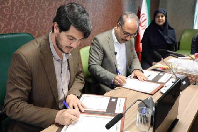 امضاء صورتجلسه همکاری محیط زیست شهرداری تهران و شرکت ملی صنایع پتروشیمی