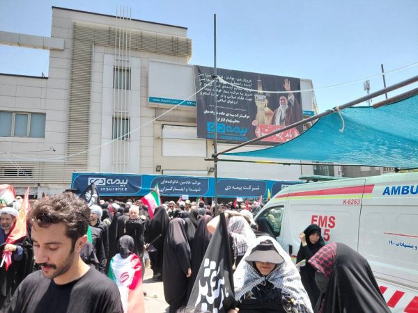 از حضور رییس کل بیمه مرکزی در موکب بیمه دی تا خدمت بی تکلف مدیرعامل به زائران