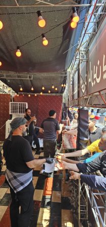 خدمات رسانی موکب محبان الرضا شهرداری منطقه ۴ به زائران اربعین حسینی در قرارگاه نجف