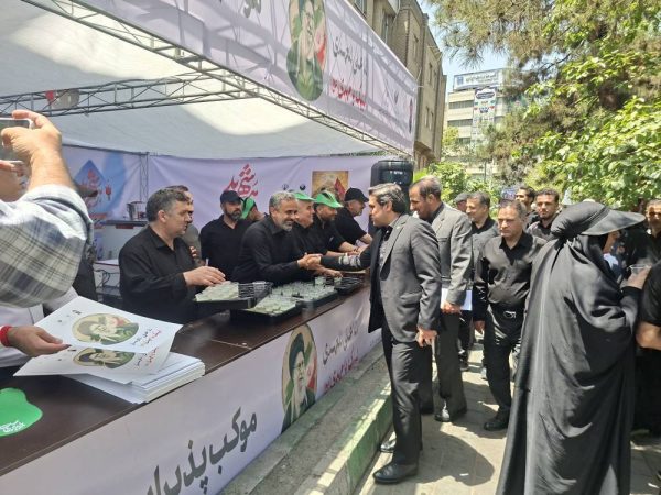 بازدید دکتر بنائیان مدیر عامل پست بانک ایران از موکب شهید بهشتی بانک در مسیر وداع با رهبر شهید