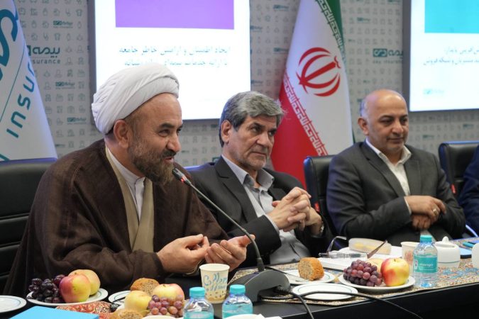 با حضور خانواده دو شهید دانش آموز میناب “دی نامیت ” بیمه دی رونمایی شد / امکان خرید و فروش بدون تعطیلی 